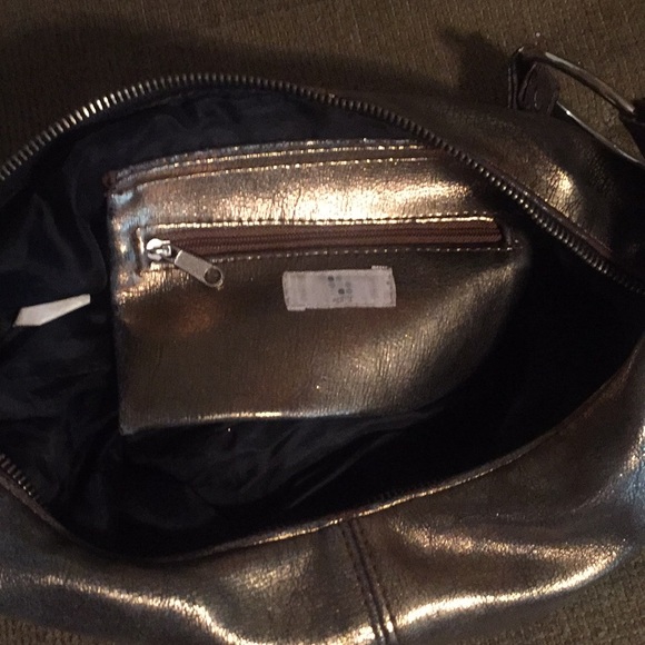 Gold | Distressed Handbag - Picture 4 of 7